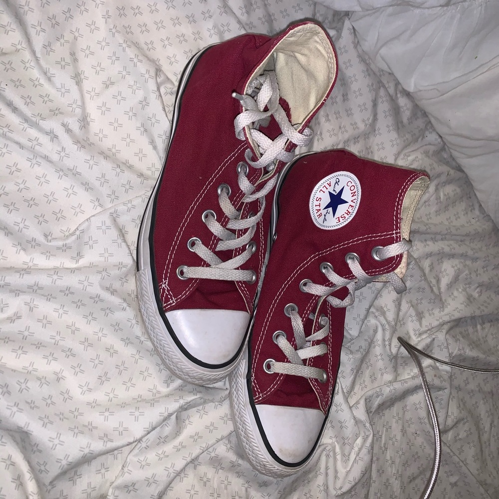 burgundy High top converse